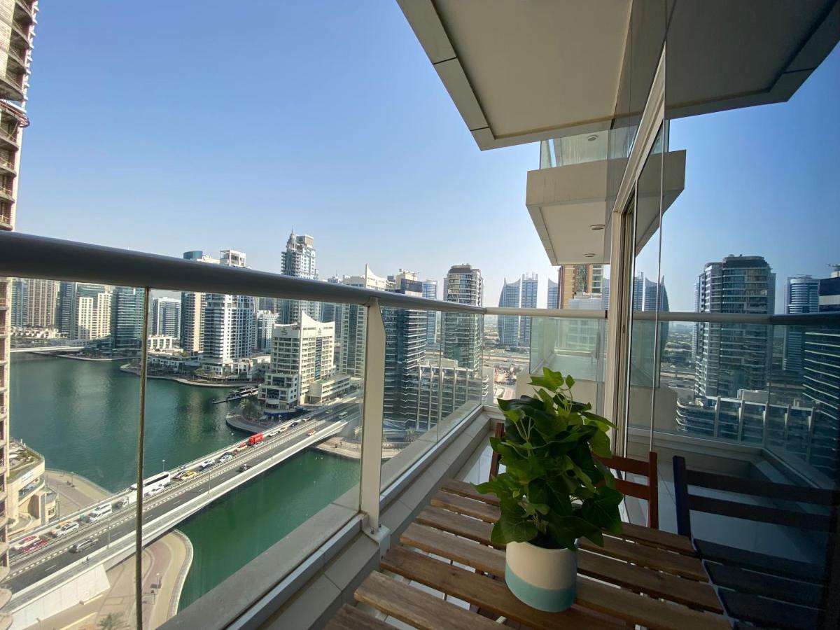 Walk To The Beach Or Enjoy The Amazing View From The Balcony Dubai Exterior foto