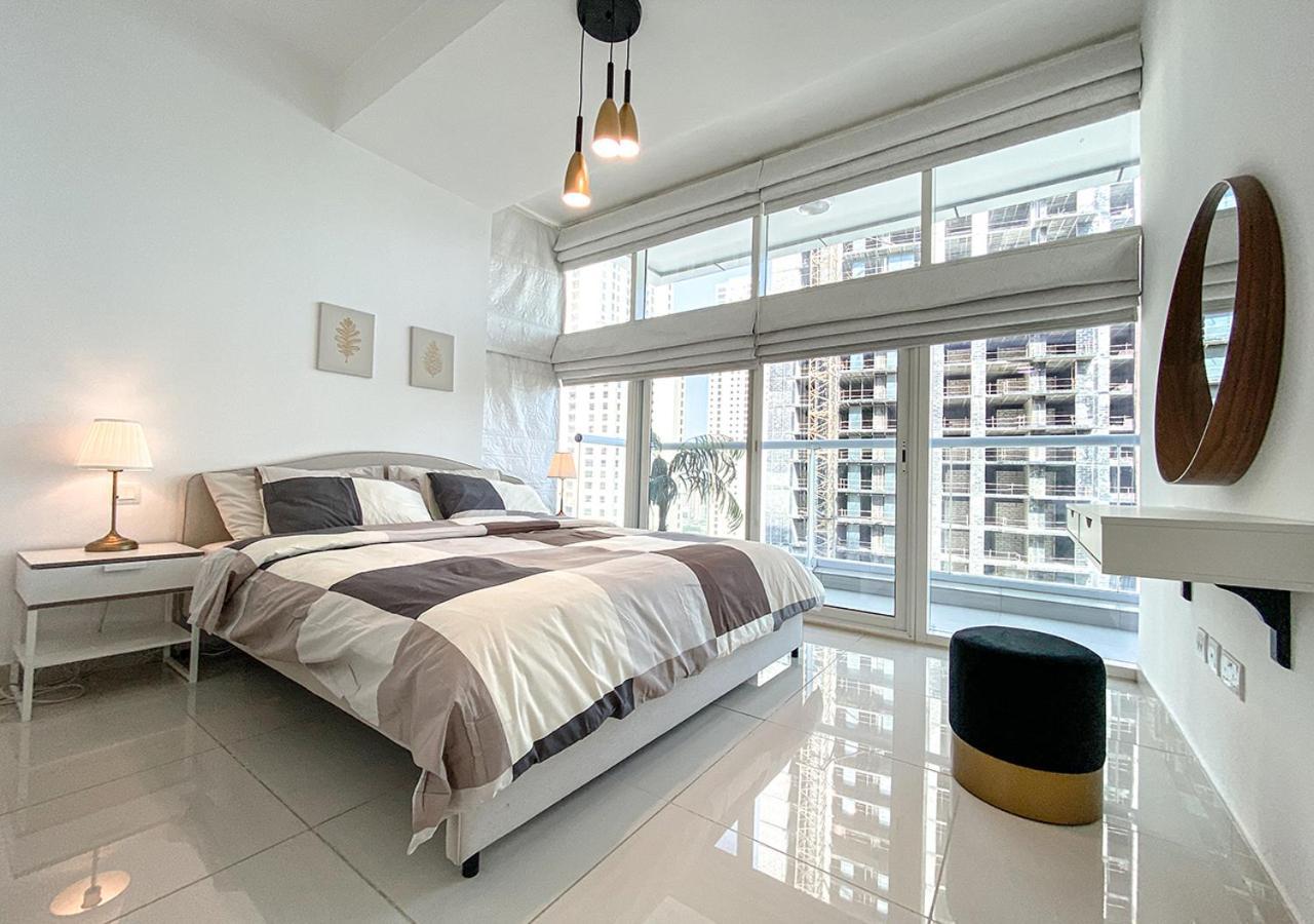 Walk To The Beach Or Enjoy The Amazing View From The Balcony Dubai Exterior foto