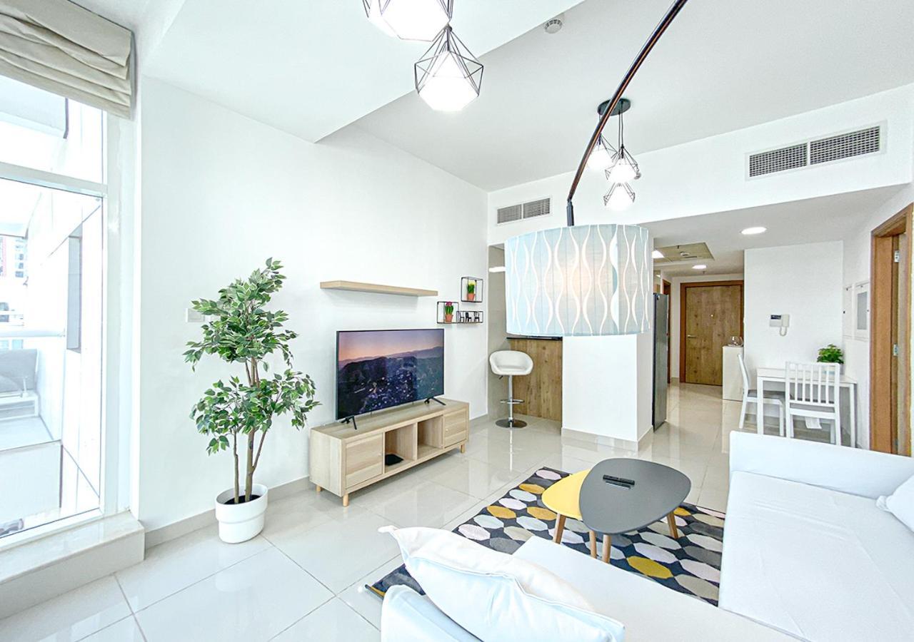 Walk To The Beach Or Enjoy The Amazing View From The Balcony Dubai Exterior foto