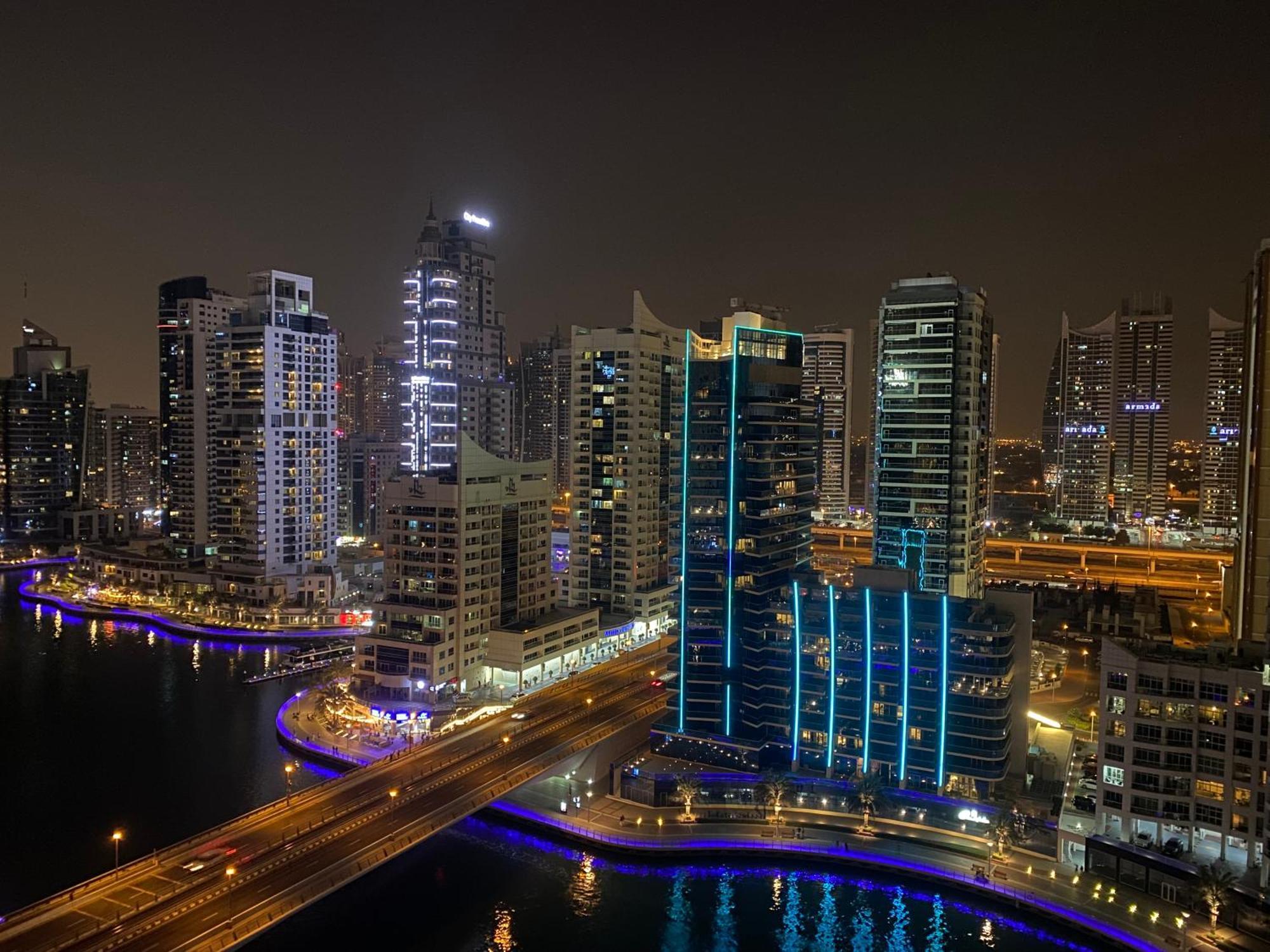 Walk To The Beach Or Enjoy The Amazing View From The Balcony Dubai Exterior foto